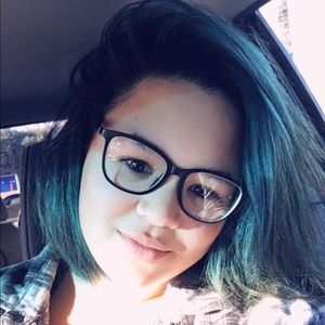 Meet your Posher, Azalia